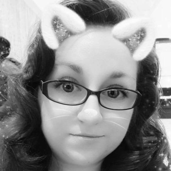 Meet your Posher, Jessica - Picture 1 of 1